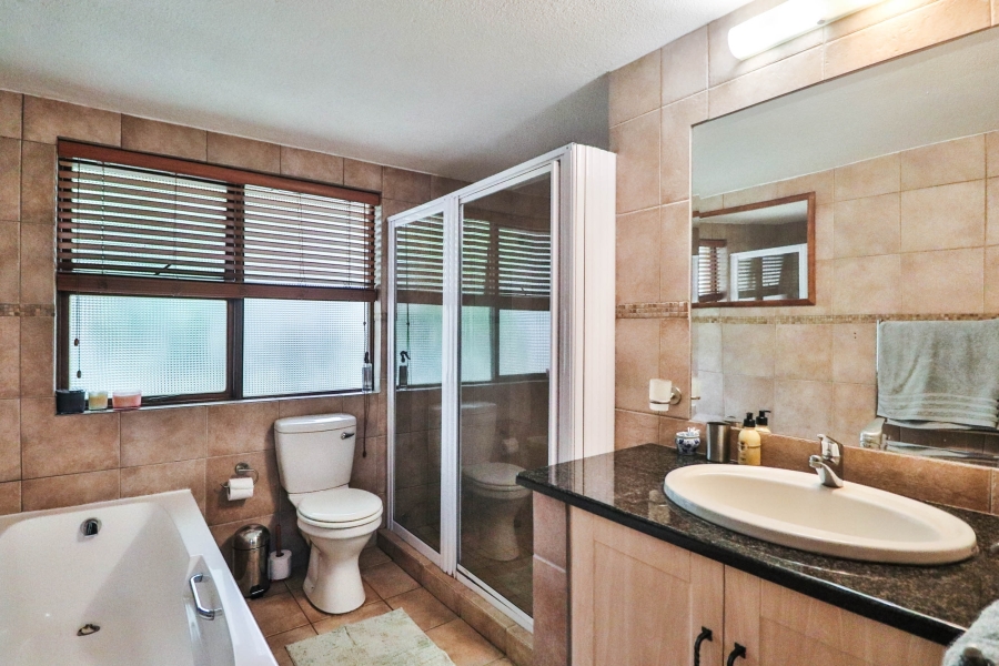 4 Bedroom Property for Sale in Lakeland North West